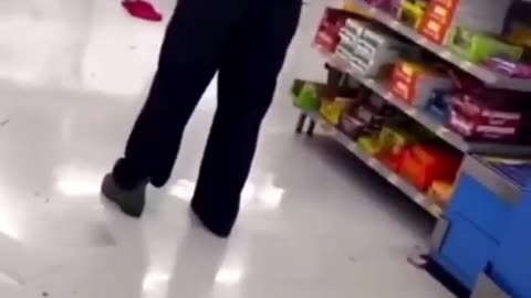 Large Walmart Negress Brawl