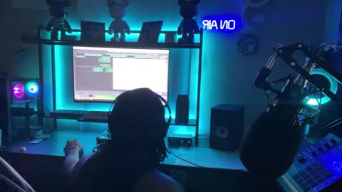 King Epsilon listen to new music 🎶