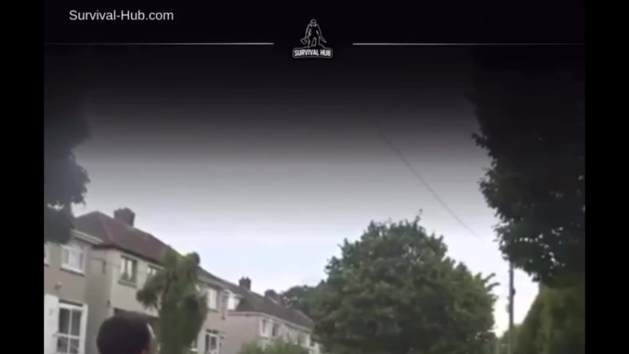 Patriotic Irish man protests mass migration in Ireland