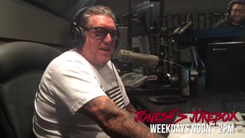 Iggy Pop: "My Dad Bailed Me Out Before Nightfall" | Jonesy's Jukebox