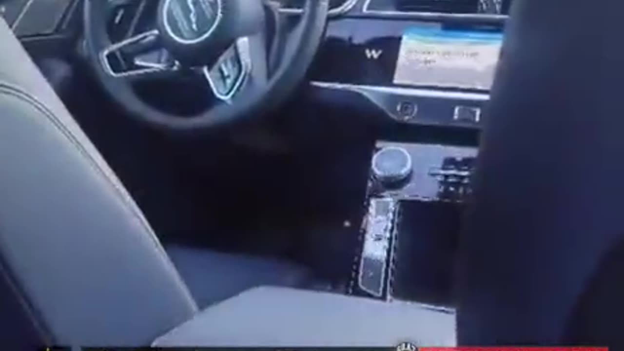🔥🔥🔥 Autonomous vehicle loses its mind, it could go so much worse. Say no to Smart Things..!!