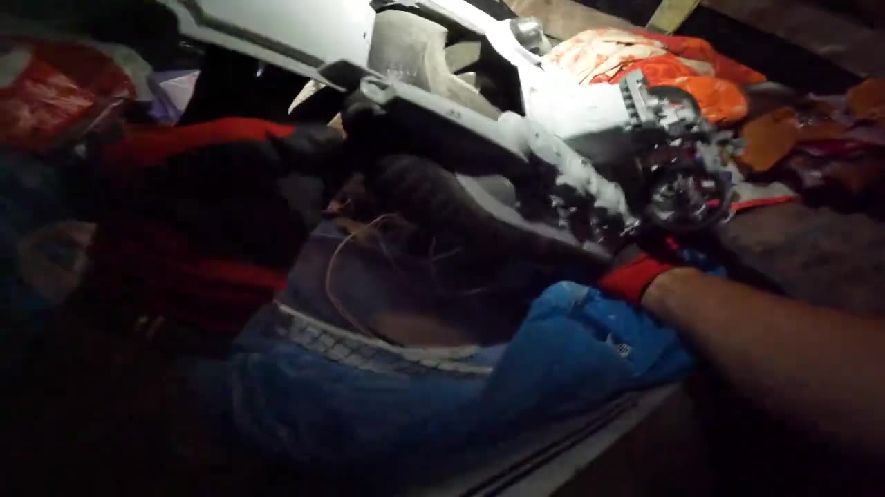 Как я зарабатываю лазая по мусоркам ? Dumpster Diving RUSSIA