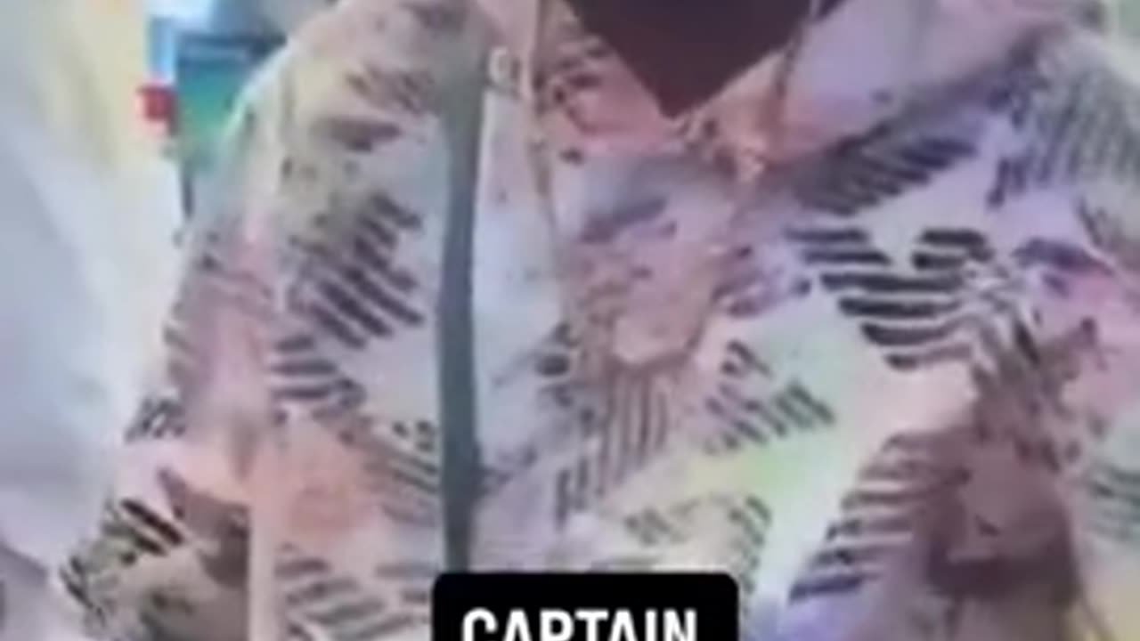 You can tell the oogabogga means business by looking at that lovely lady handbag!