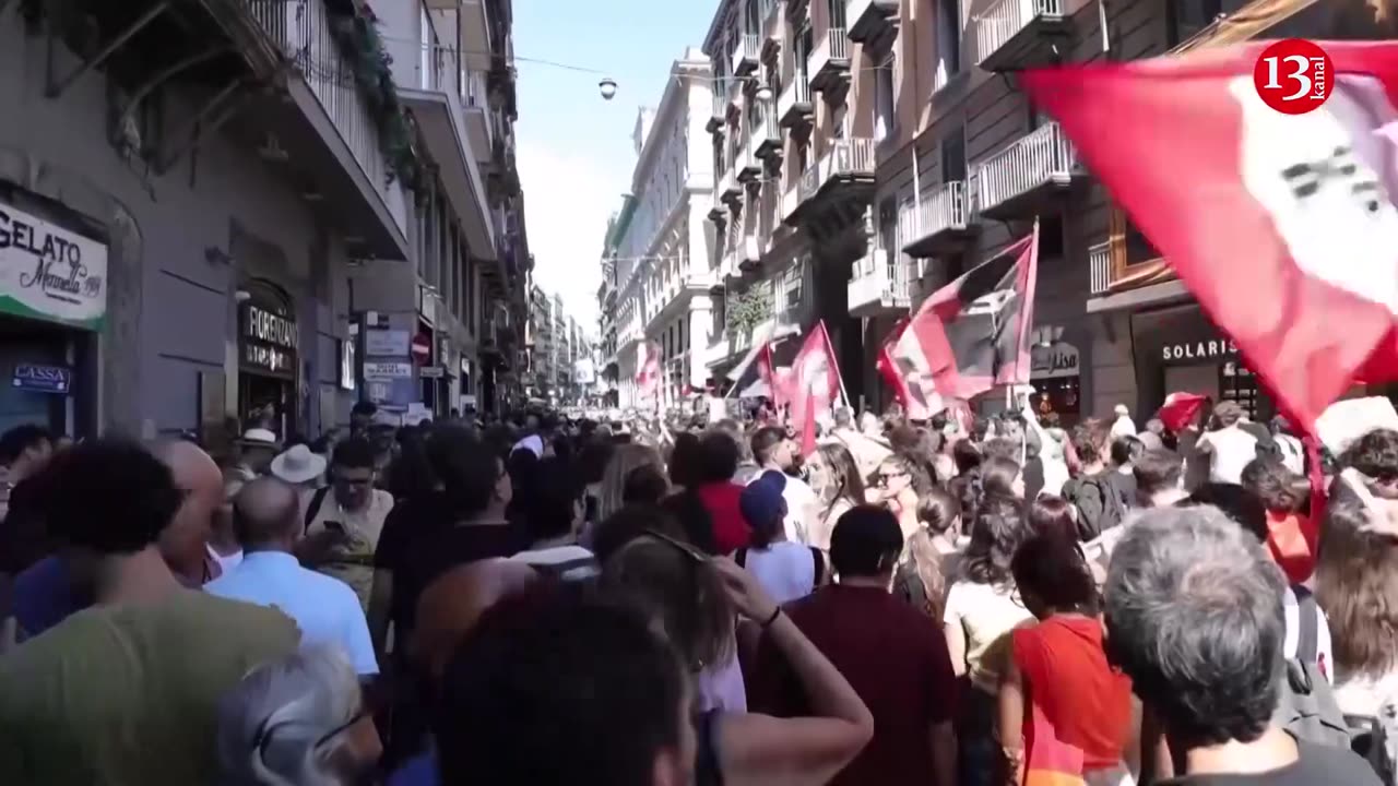 Chaos in Italy_ Thousands of Pro-Palestinian protesters clash with riot police in violent rally