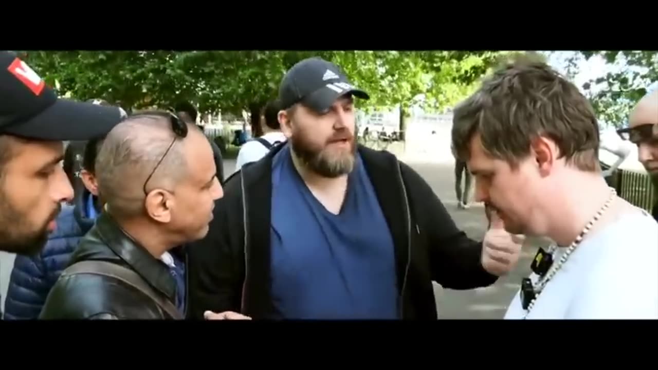 Jesus’ Words SHUT DOWN a Muslim’s Argument Against Paul _ Bob Of Speakers' Corner Hyde park