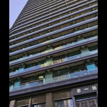 IN QUESTO PALAZZO RESIDENZIALE GIGANTE CI ABITANO 20.000 PERSONE