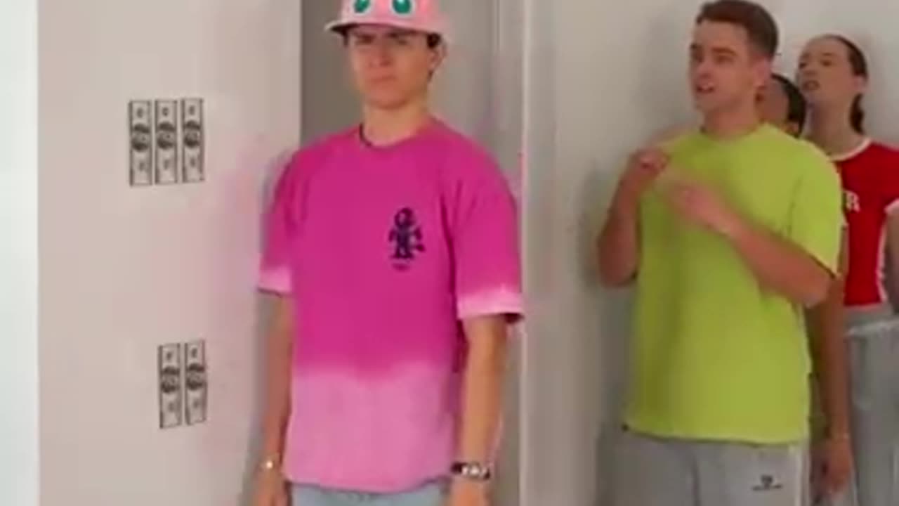 WHO CAN WIN THE MOST MONEY!? 💰😅