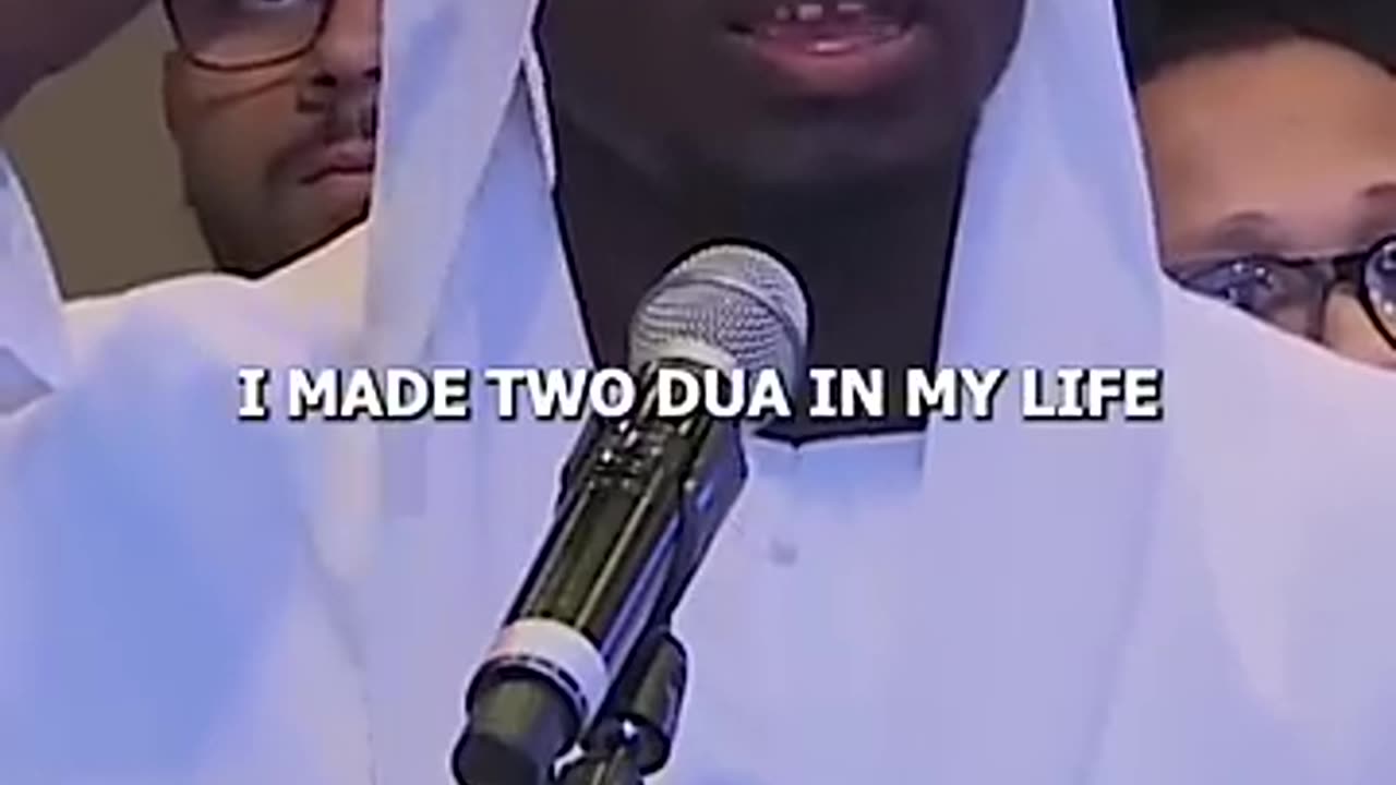A_Man_Sheds_Happy_Tears_After_Seeing_Mufti_Menk_For_The_First_Time