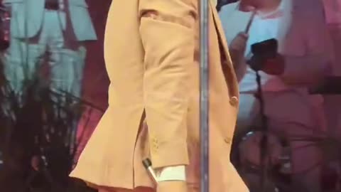 un aplauso pa mami y papi porque en verdad rompieron🔥🇵🇷 #badbunny #lamudanza #badbunnyresidency #pue