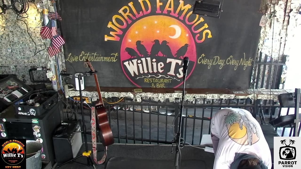 LIVE Music Everyday!