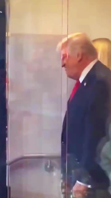 THEY ALL LOVE THE BOSS!!!😎🇺🇸😍😍😍