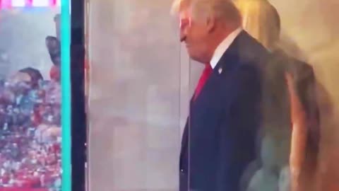 THEY ALL LOVE THE BOSS!!!😎🇺🇸😍😍😍