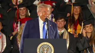 GREATEST COMMENCEMENT SPEECH EVER!!!😎🇺🇸😂😂😂
