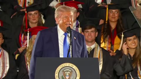 GREATEST COMMENCEMENT SPEECH EVER!!!😎🇺🇸😂😂😂