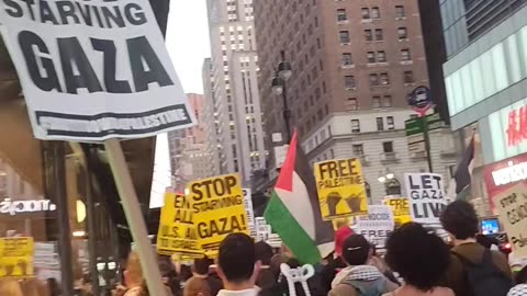 "ARREST NETANYAHU" "ARMS EMBARGO NOW"