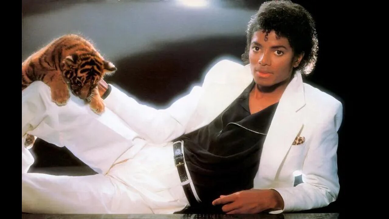 Michael Jackson - Thriller (Official Music Video)