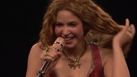 Shakira - Je L’aime a Mouir (Live at LMYNL World Tour, Montreal)- One of Shakira’s Underrated Songs?