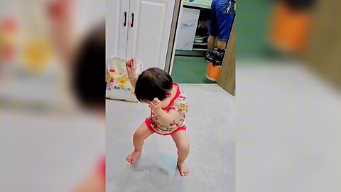 Funny fails of kids baby 😍