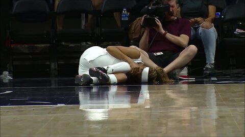 🤕 KNEE INJURY, Jordin Canada helped off 30secs into game | Atlanta Dream WNBA women's basketball