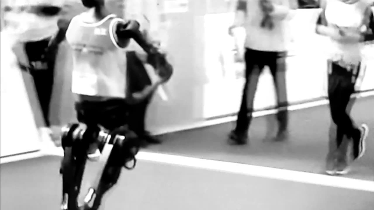 Robots race against humans in Beijing