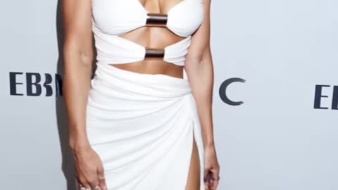 Wow! This outfit on Meagan Good looks really good #meagangood