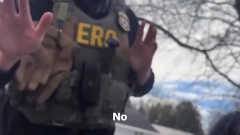 Flamboyant ICE officers puts Karen in her place