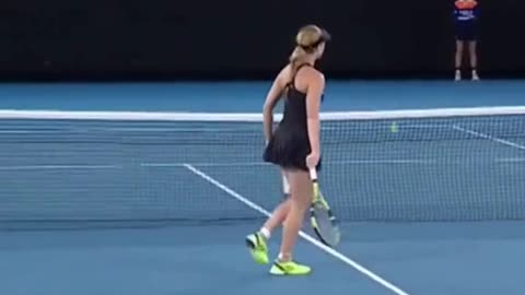 Ice cold Danielle Collins! 🧊🎾 She wins a long rally and doesn’t even break a sweat! 💪🔥