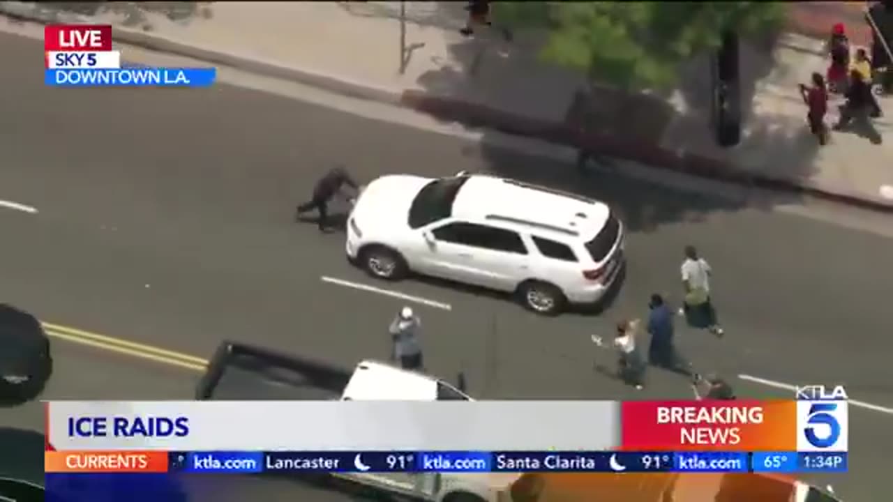 A deranged leftist tried to block an ICE vehicle carrying criminal aliens and got run over.
