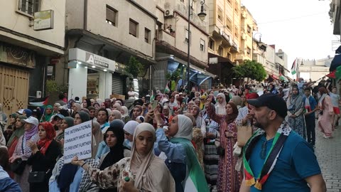 مسيرة شعبية بطنجة دعما لقافلة الصمود لكسر الحصار عن غزة 15 06 2025 تحية للمراة المغربية