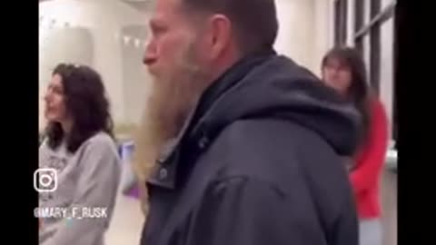 Man confronts Chattanooga Public Library over grooming event to teach kids they can be tranny