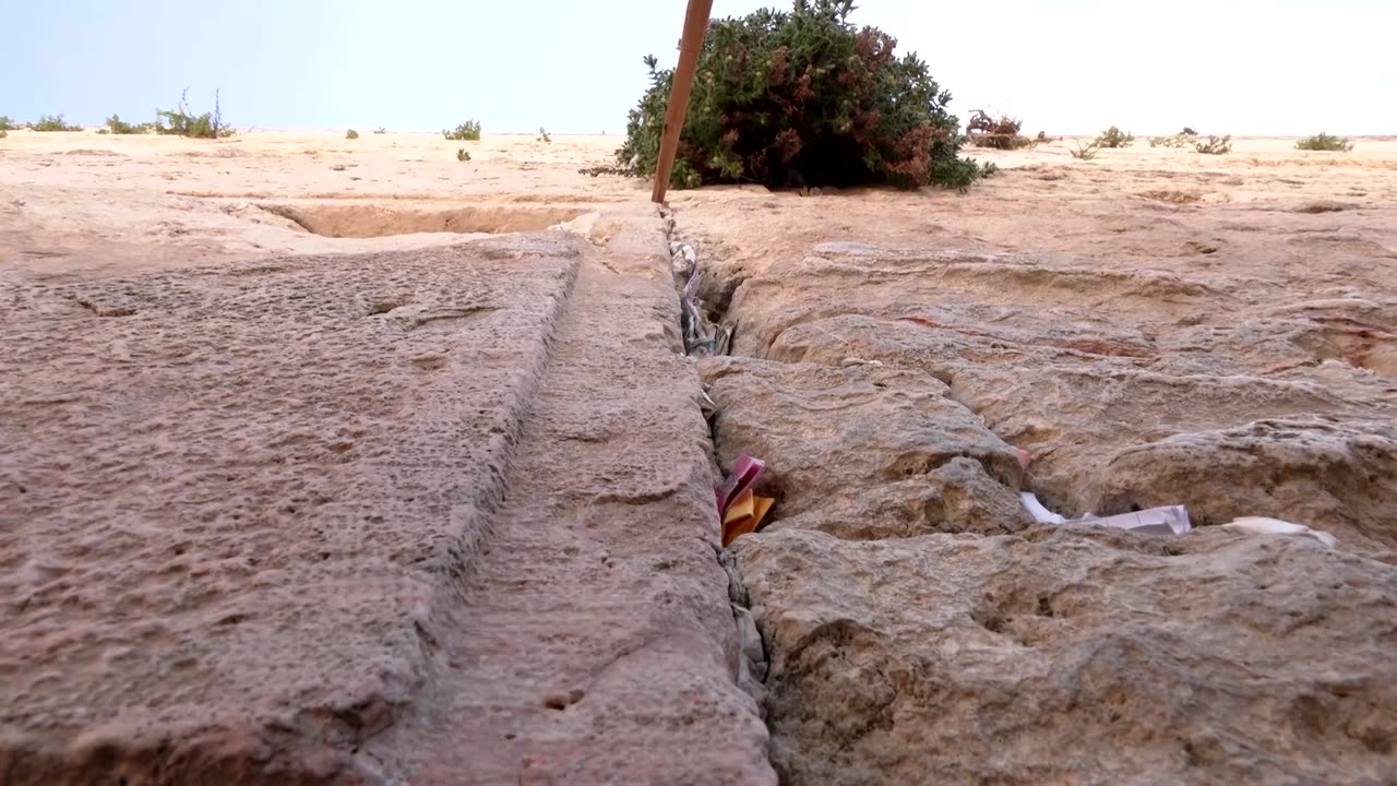 ‘Notes to God’ cleared from Jerusalem’s Western Wall