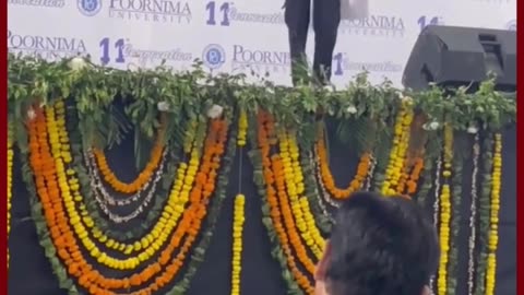 Garvit Performs “Kinaara” Original at Poornima University Convocation