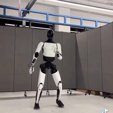 Humanoide da Tesla com fluidez ao dançar