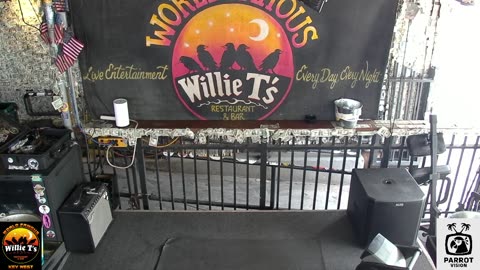 LIVE Music Everyday!