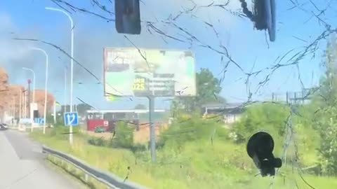 Guy catches shockwave from explosion cracking his windshield