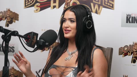 Nia Bleu - Penis Injections💉 Are Crazy You Can Be Talking With The Guy About Death And He's Bricked🍆