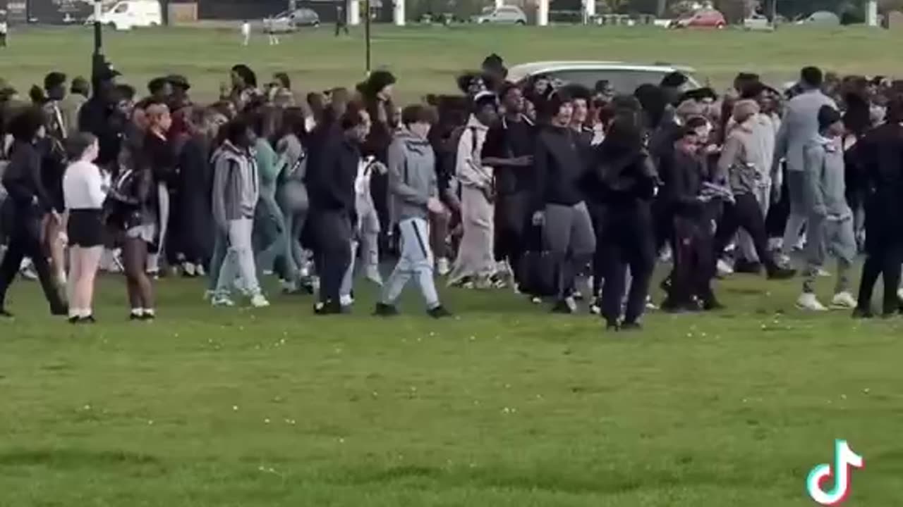 A Man arrested after stabbing a minor with a machete