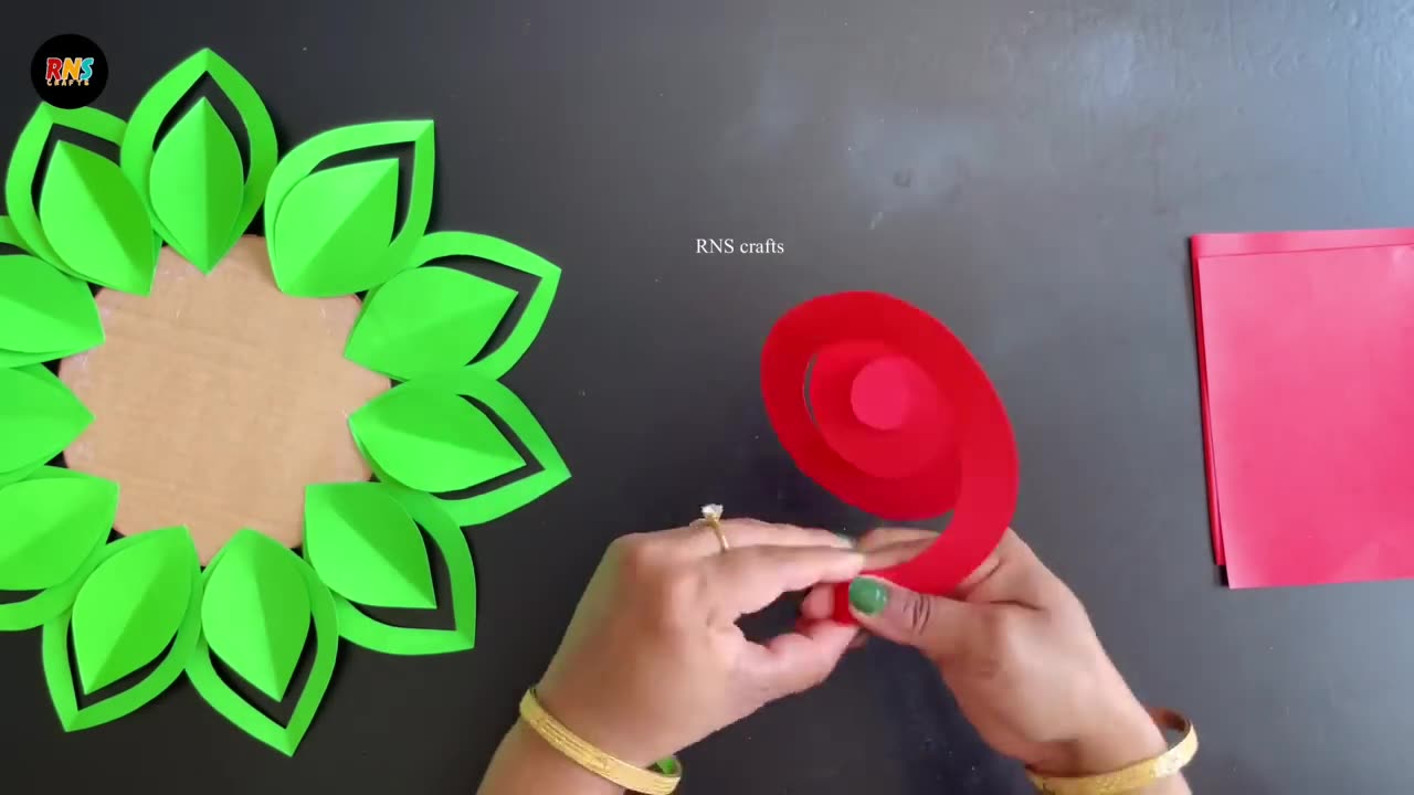 Beautiful and Easy Paper Wall Hanging / Paper Craft For Home Decoration / Unique Wall Hanging / DIY