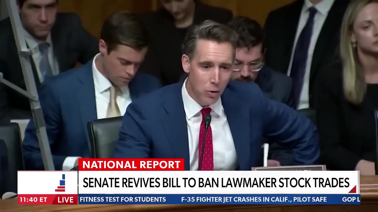 Pelosi dodges question on stock ban bill support