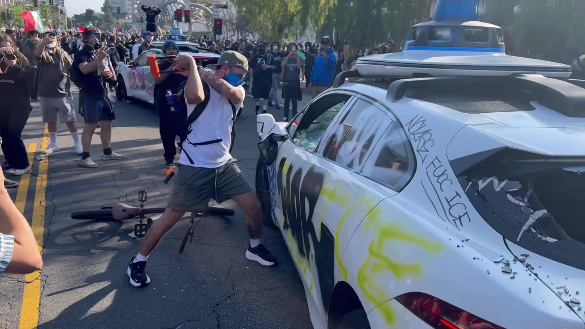 BREAKING: Anti-ICE rioters SETTING FIRE to multiple vehicles in the streets of Los Angeles