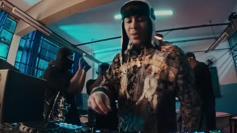 SENTA OLHANDO PRA MIM (Funk 24por48) DJ Arana, MC Diguinho e MC Buret