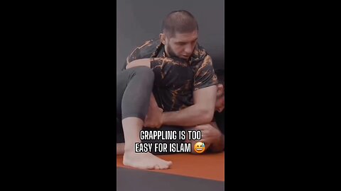 🧠💪 Islam Makhachev makes it look effortless!