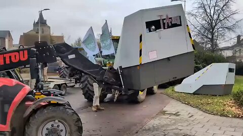 🚜Farmer protests in France continue over the weekend