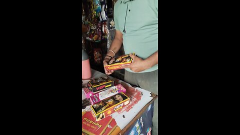 Aaj Kharide Aarav Ke Liye Patakhe