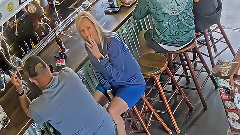 Candid Sexy Smoking Woman 730