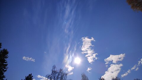 2.5. - 5.5.2025: Halo color, sun halo? white trail, weird clouds
