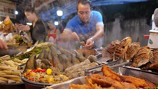 Vientiane After Dark: Exploring That Luang Night Market!🍜🇱🇦