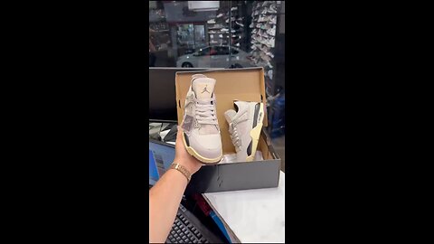 NIKE AIR JORDAN 4 × A MA MANI RE