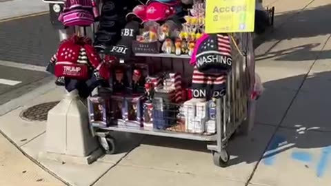 Not everyone in DC hates President Trum