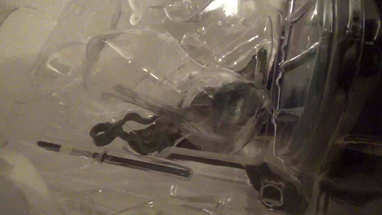 Unboxing The Naruto Shippuden Kakashi Figure